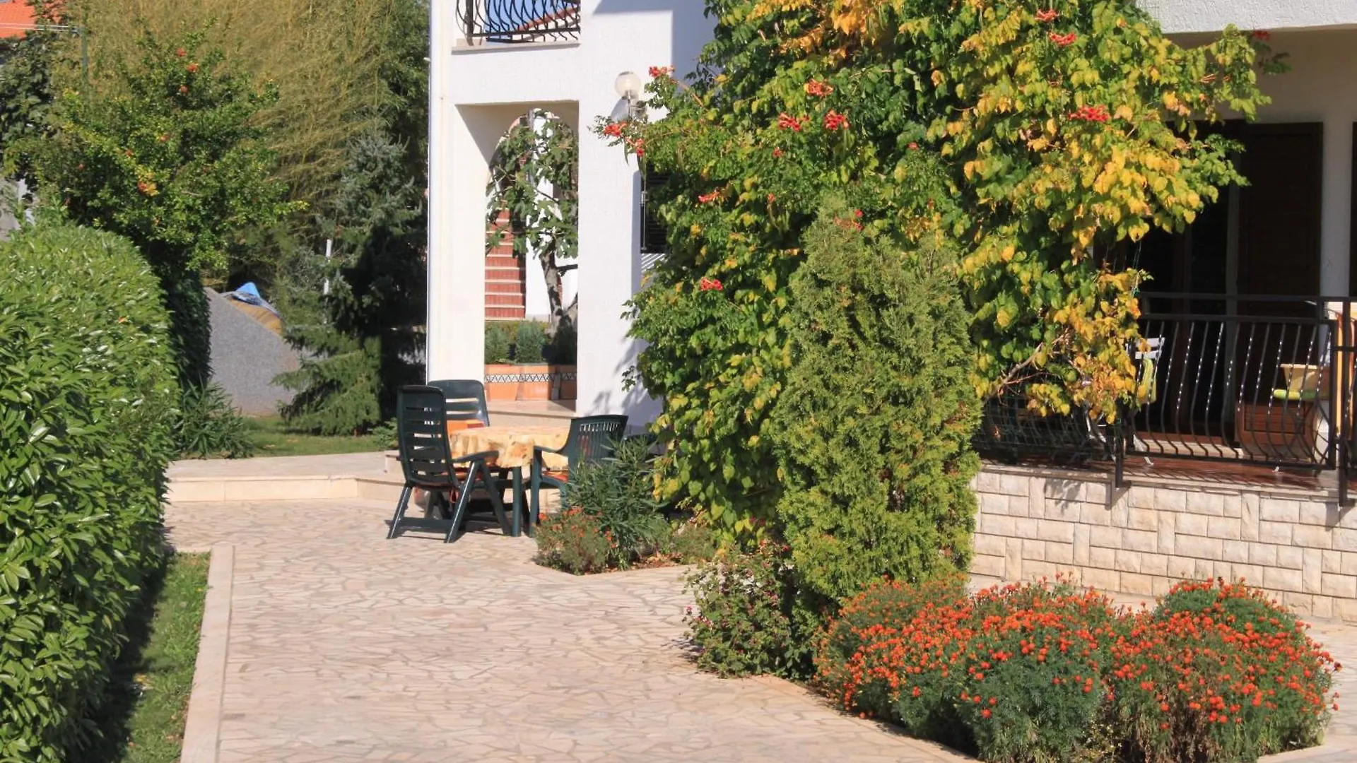 Apartments With A Parking Space Valbandon, Fazana - 7304